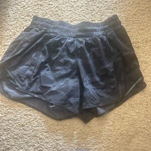 LULULEMON HOTTY HOT SHORTS